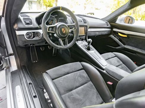 Used 2016 Porsche Cayman GT4 RWD image 3