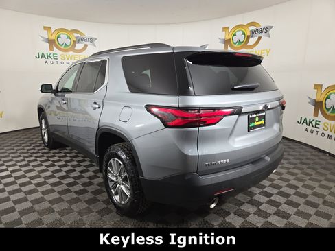 Used 2023 Chevrolet Traverse LT image 6