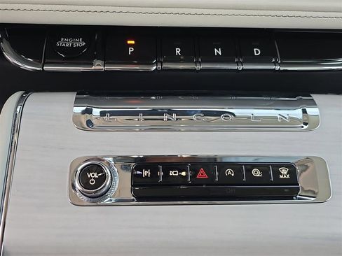 New 2025 Lincoln Aviator Reserve w/ Luxury Package image 25