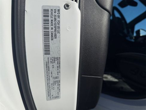 Used 2023 Chrysler Pacifica Limited w/ Uconnect Theater Family Group image 24