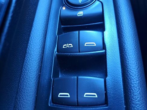 Used 2023 GMC Terrain SLE w/ Driver Convenience Package image 16