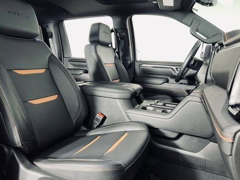 Used 2025 GMC Sierra 2500 AT4 w/ AT4 Premium Plus Package image 18