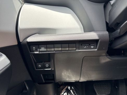 Used 2025 Toyota Sienna LE image 24