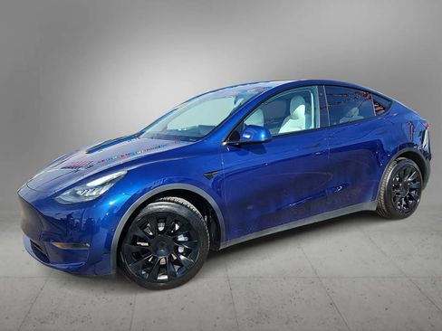 Used 2020 Tesla Model Y Long Range image 1
