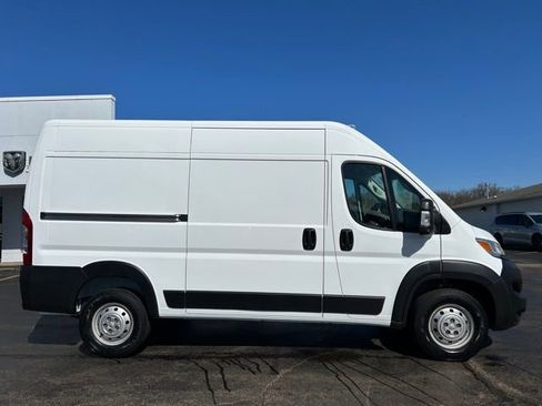 Used 2023 RAM ProMaster 1500 w/ Driver Convenience Group image 16