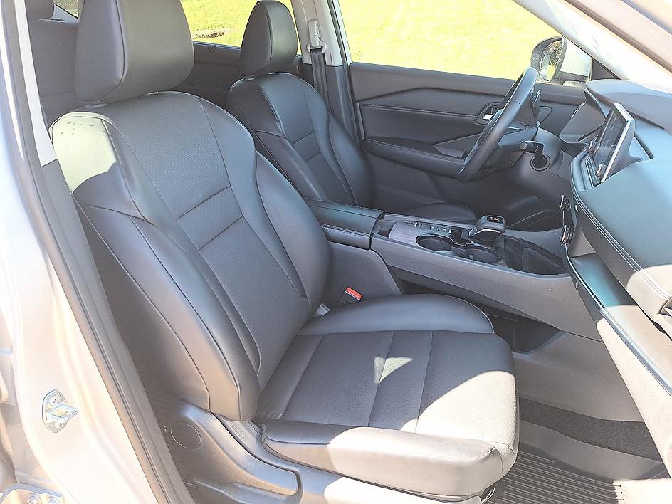 Certified 2023 Nissan Rogue SV w/ SV Premium B Package FWD image 21