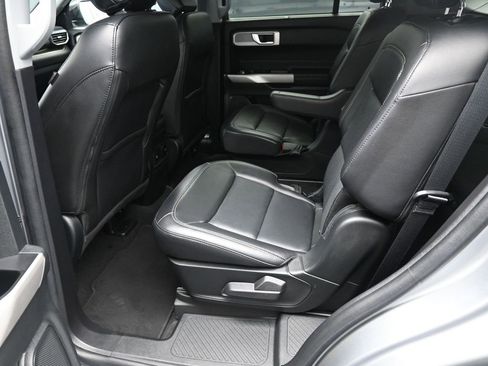 Used 2022 Ford Explorer Limited w/ Equipment Group 301A image 23