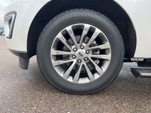 Used 2018 Ford Expedition Limited w/ Equipment Group 301A AWD/4WD image 13