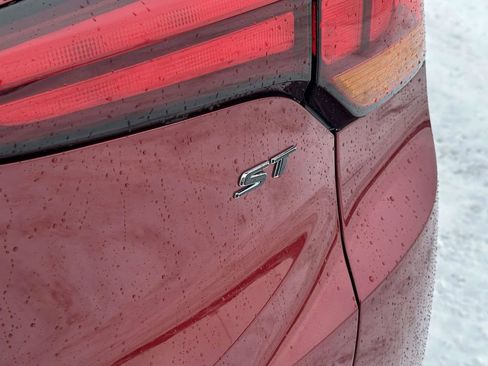 Used 2023 Buick Encore GX Select w/ Sport Touring Package image 9