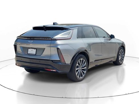 Used 2024 Cadillac Lyriq Sport RWD image 3