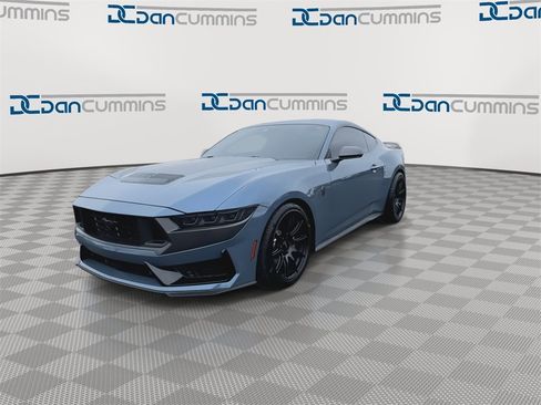 Used 2024 Ford Mustang Dark Horse image 4