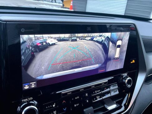 Certified 2022 Toyota Highlander Platinum image 27