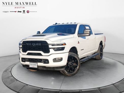 Used 2022 RAM 2500 Laramie AWD/4WD image 1