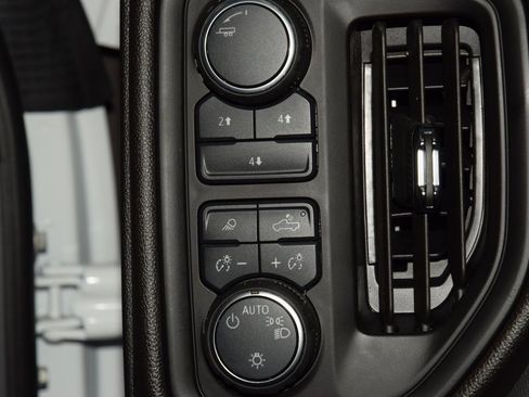 Used 2025 Chevrolet Silverado 2500 W/T w/ WT Convenience Package image 31