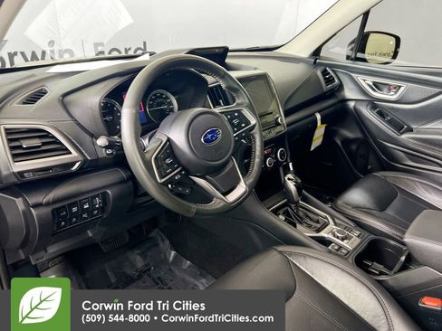 Used 2023 Subaru Forester Touring image 3