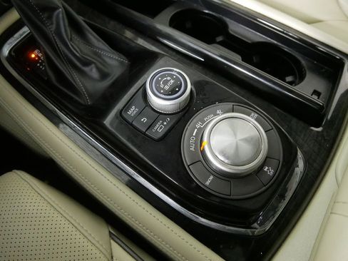 Used 2021 INFINITI QX80 Sensory w/ All-Season Package image 25