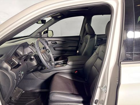 Used 2025 Honda Passport Black Edition image 11