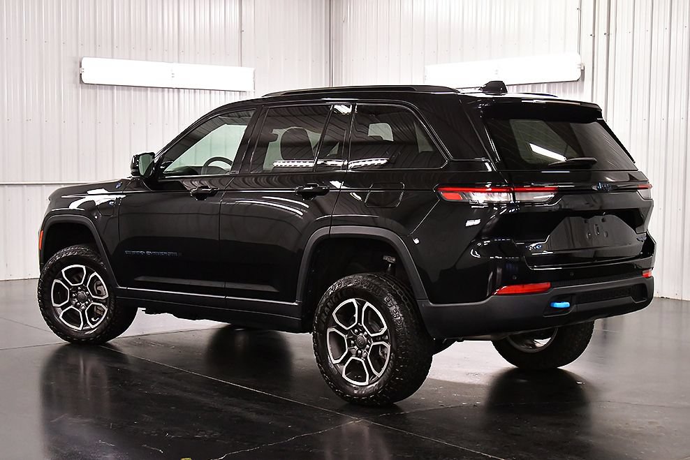 Used 2023 Jeep Grand Cherokee Trailhawk AWD/4WD image 5