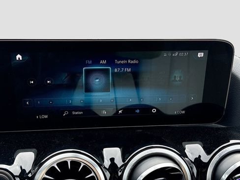 Used 2021 Mercedes-Benz GLA 250 w/ Premium Package image 31