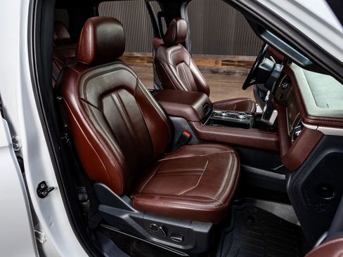 Used 2022 Ford Expedition Max Limited image 27