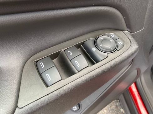 Used 2024 Chevrolet Equinox LT FWD image 17