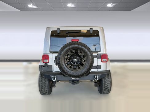 Used 2014 Jeep Wrangler Unlimited Sahara w/ Connectivity Group image 10