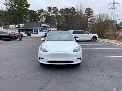 Used 2022 Tesla Model Y Long Range image 14