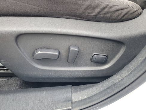 Used 2015 Nissan Rogue SV image 19