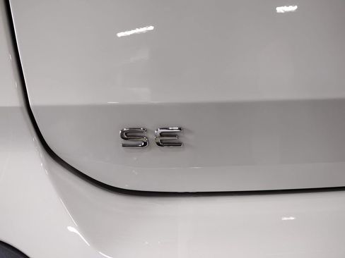 New 2025 Volkswagen Taos SE image 14