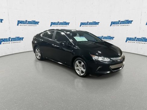 Used 2017 Chevrolet Volt LT w/ Comfort Package FWD image 13