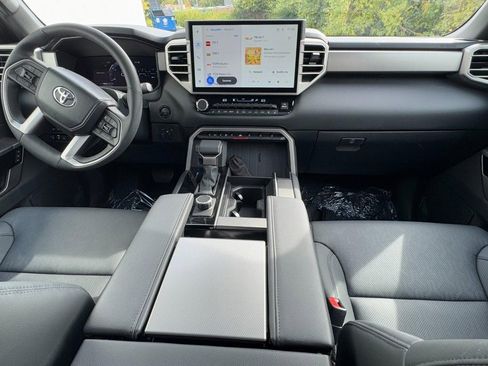 Used 2025 Toyota Sequoia 4WD image 11