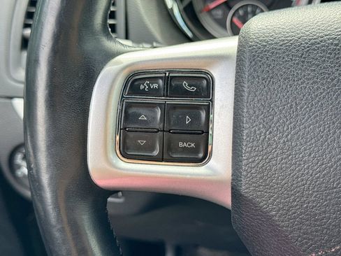 Used 2019 Dodge Grand Caravan GT FWD image 17