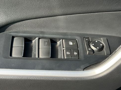 Used 2020 Toyota RAV4 XSE w/ XSE Grade Weather Package AWD/4WD image 16