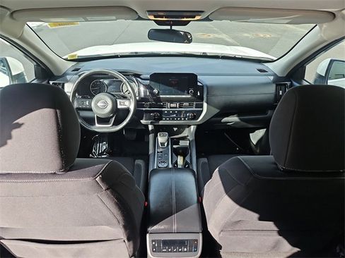 Used 2022 Nissan Pathfinder SV image 19