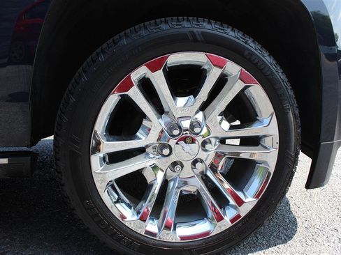 Used 2020 Chevrolet Suburban Premier w/ Premier Plus Edition AWD/4WD image 10
