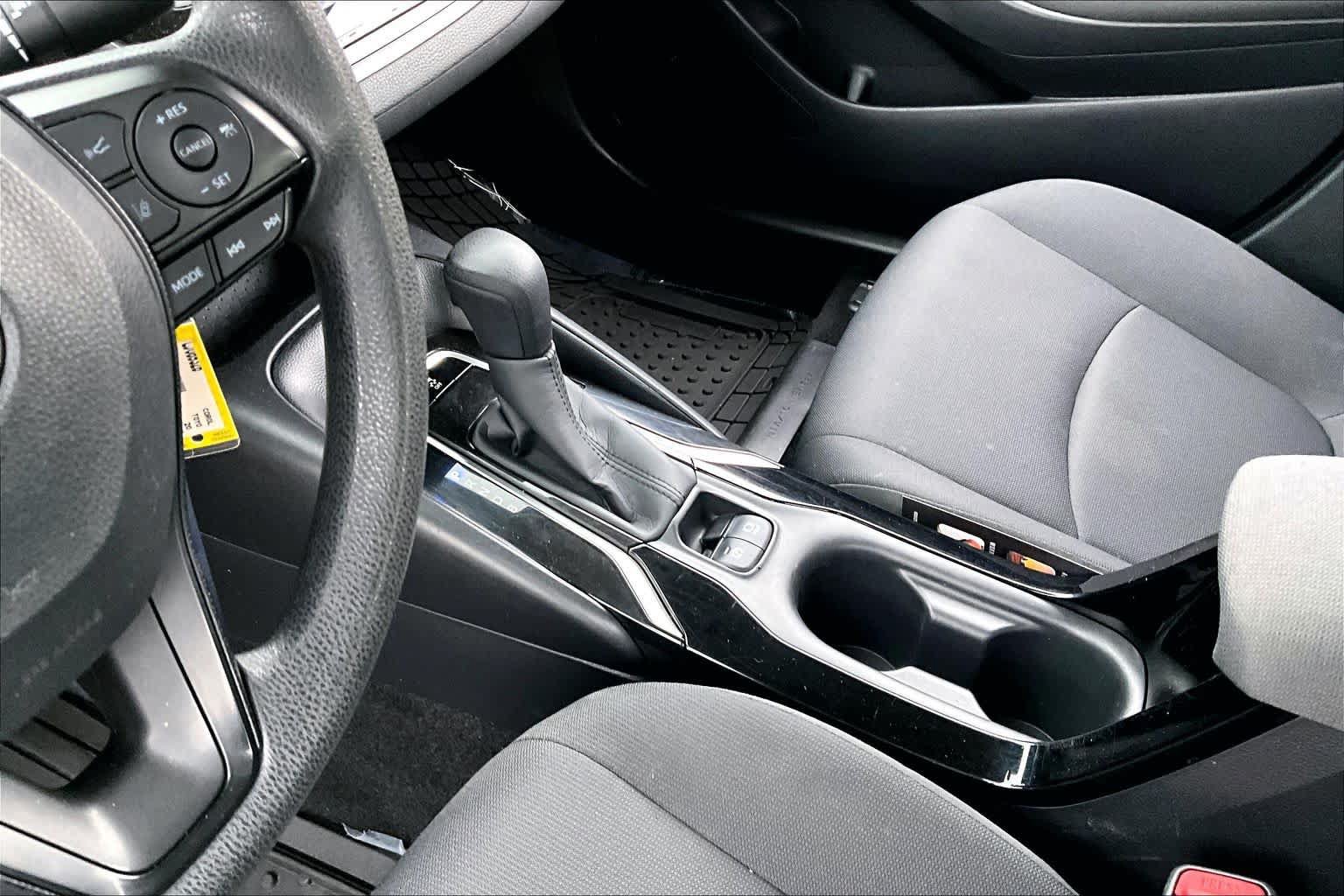 Used 2020 Toyota Corolla LE FWD image 16