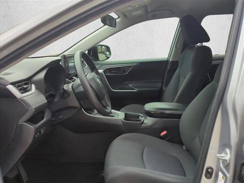 Used 2020 Toyota RAV4 LE image 12