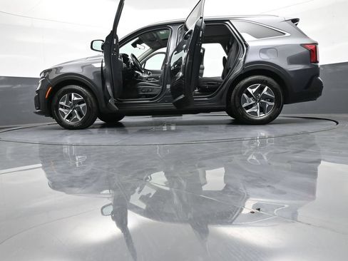 Certified 2021 Kia Sorento EX FWD image 52