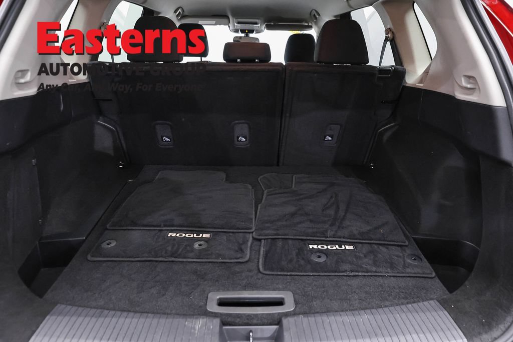 Used 2023 Nissan Rogue S AWD/4WD image 10