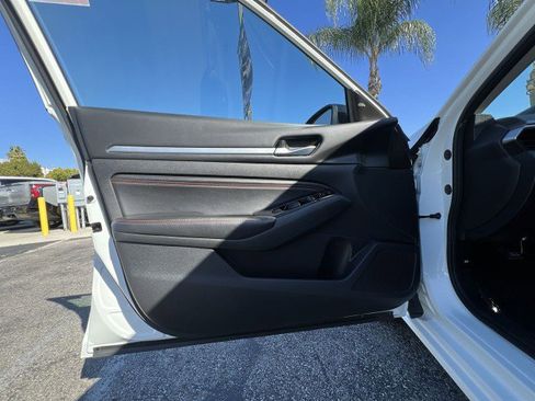 Used 2023 Nissan Altima 2.5 SR image 21