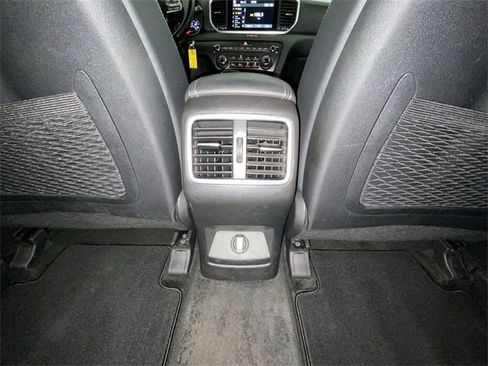 Used 2021 Kia Sportage S image 27