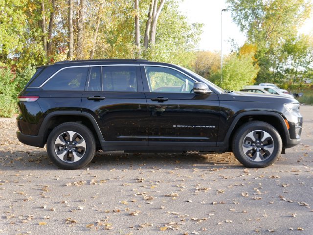 Used 2024 Jeep Grand Cherokee Limited 4xe AWD/4WD image 6