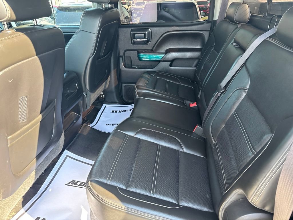 Used 2015 GMC Sierra 2500 Denali w/ Duramax Plus Package AWD/4WD image 32
