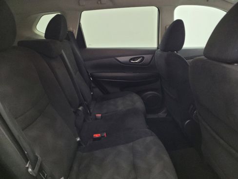 Used 2016 Nissan Rogue S w/ Appearance Package image 19