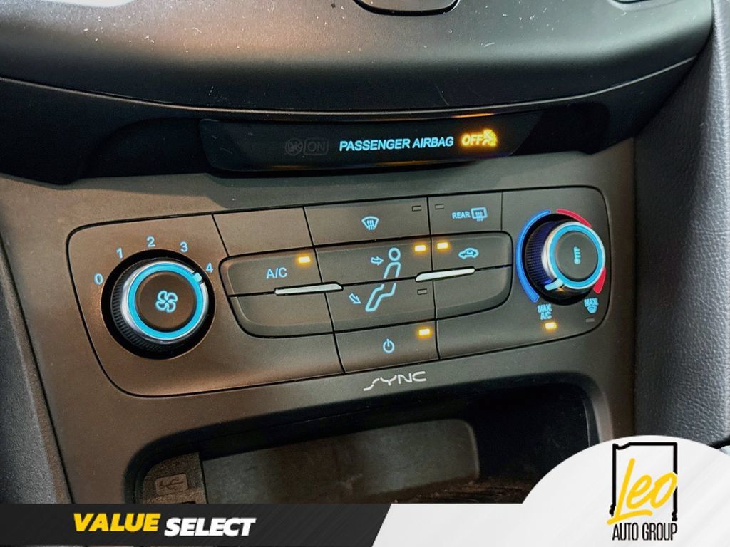 Used 2015 Ford Focus SE FWD image 17