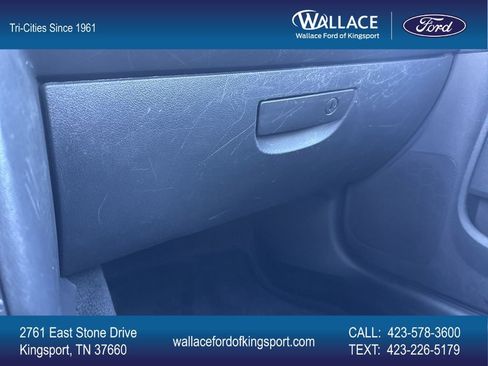 Used 2010 Dodge Challenger SE image 31