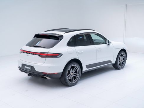 Certified 2019 Porsche Macan image 9