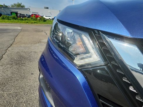 Used 2022 Nissan Rogue Sport S image 9