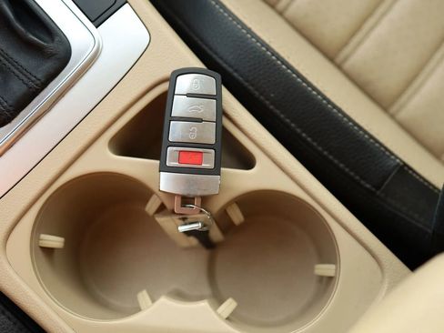 Used 2013 Volkswagen CC R-Line image 34