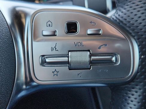 Used 2022 Mercedes-Benz GLC 300 4MATIC image 16